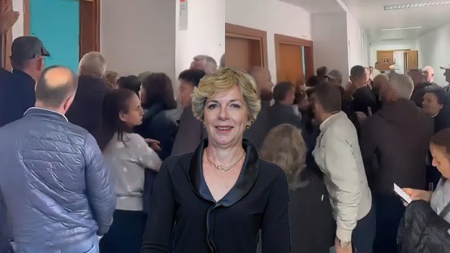 Kaos në Spitalin Francez, pacientët torturohen me&hellip;