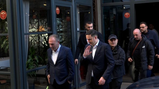 Abdixhiku për takimin me Limaj: Ishte i&hellip;