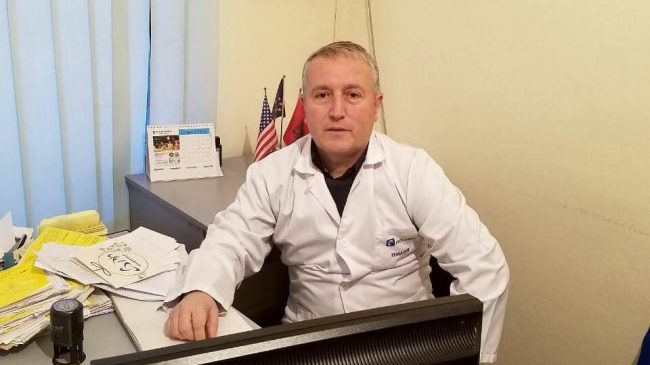 “E bëra 3-she me dy praktikante”, mjeku&hellip;
