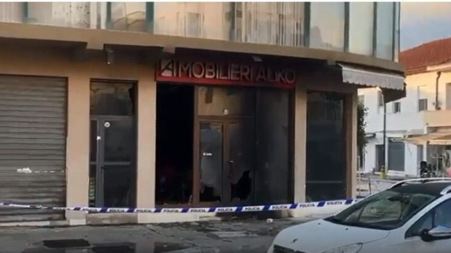 Digjet mobileria në Vlorë, autori i maskuar&hellip;