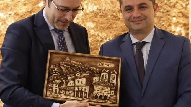 “Kryetari i Bashkisë Berat ofendon myslimanët, hoqi&hellip;