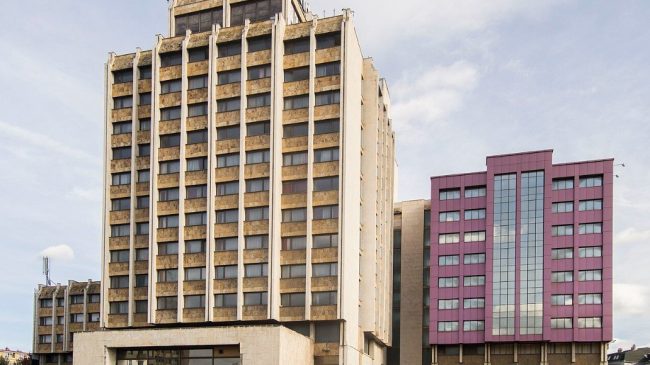 Privatizimi i hoteleve në Kosovë: Kush i&hellip;