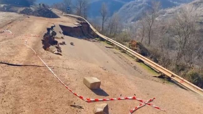 Shembja e Librazhd-Pogradec detyron mësuesit e mjekët&hellip;