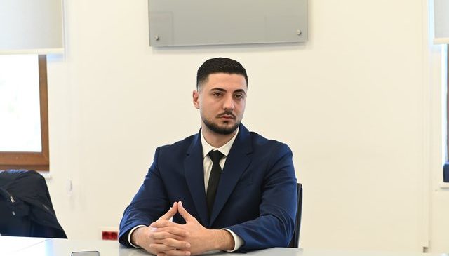Sapo ka dalë nga bankat e shkollës,&hellip;