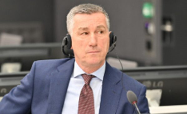 Kadri Veseli bën thirrje për drejtësi e&hellip;