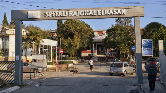 ‘Shëndetësia falas’, spitali i Elbasanit nuk ka&hellip;