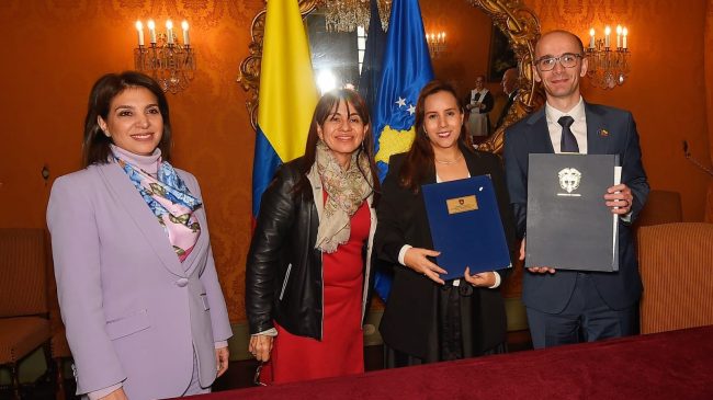 Kosova dhe Kolumbia nënshkruajnë tri marrëveshje, hiqen&hellip;
