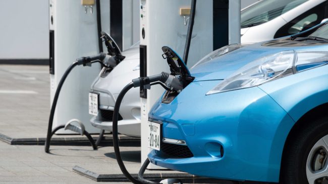 Makinat elektrike ‘pushtojnë’ Shqipërinë: Shqiptarët kalojnë nga&hellip;