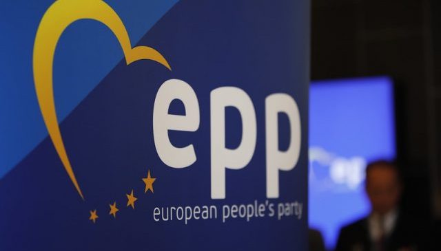 PPE: Zgjedhjet dhe korrupsioni kërcënojnë rrugën e&hellip;
