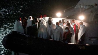 Tragjedi në Mesdhe: Përmbyset varka me emigrantë,&hellip;