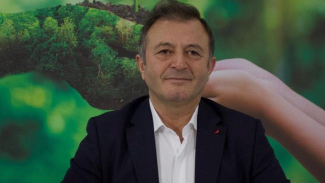 Mjekut popullor Ylli Merjës, i bllokohen 4&hellip;