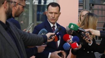Avokati Cakrani heq dorë nga mbrojtja e&hellip;