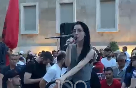 Pas përplasjeve me policinë, protestuesja:“Nuk do të&hellip;