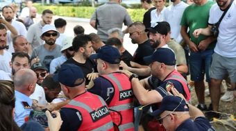 Zbardhen bisedat: Vezët e protestuesve trembin deputetët&hellip;