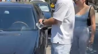 Studentët ju vënë “gjoba” makinave të deputetëve:&hellip;