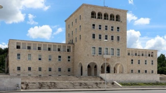 Maturantët nisin sot aplikimet në universitete, 6&hellip;