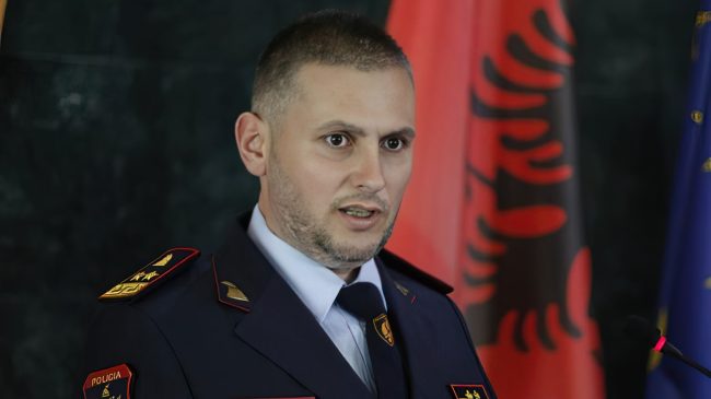 Skënder Hita jep konferenca, në Shkodër kërrcet&hellip;