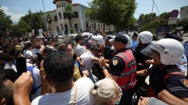Prokuroria: Arrest me burg për 3 protestues,&hellip;