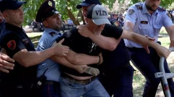 Protestuesit kërkojnë drejtësi sot para Gjykatës së&hellip;