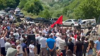 Banorët e Nikaj-Mërturit në protestë kundër digave&hellip;
