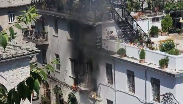 Zjarr në Pazarin e vjetër të Gjirokastrës,&hellip;