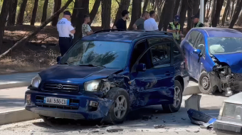 Aksident në Vlorë, dy vajza plagosen rëndë