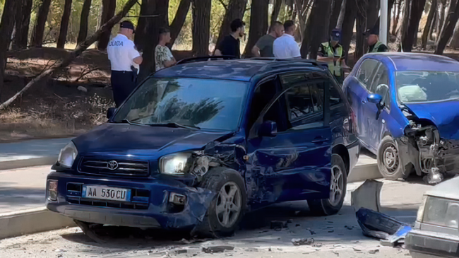 Aksident në Vlorë, dy vajza plagosen rëndë