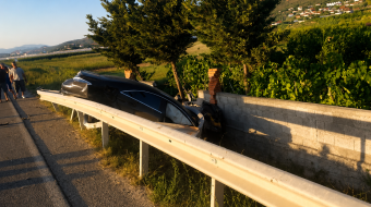 Aksident në Cërrik, përplasen dy automjete, dyshohet&hellip;