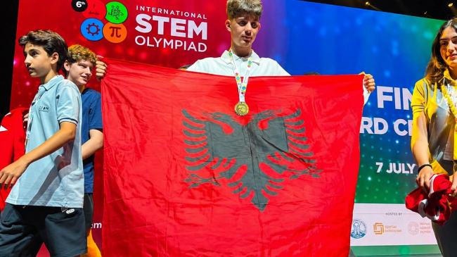 15-vjeçari nga Cërriku fiton medaljen e artë&hellip;