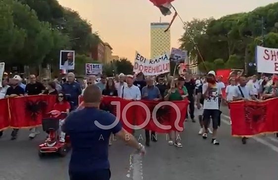 Dita e 51-të e protestës, qytetarët nisin&hellip;