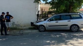 “Ford”-i del nga rruga në Fier, një&hellip;