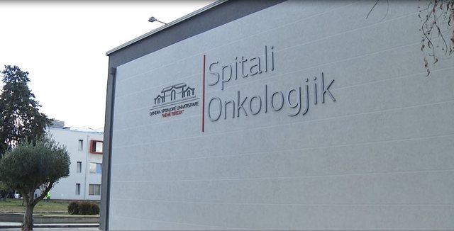 Pacientes me kancer i shtyhet kimioterapia, te&hellip;