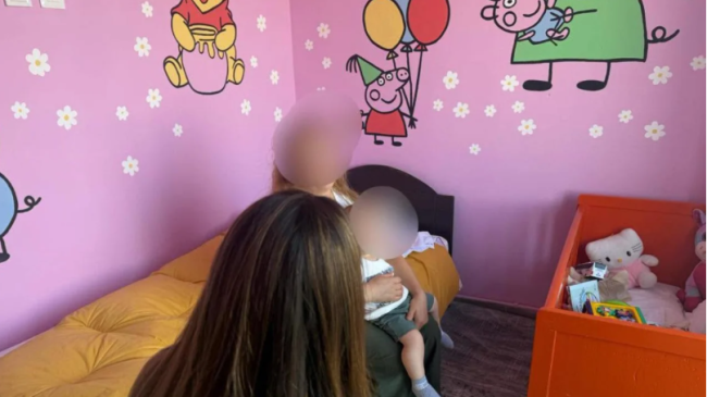 Qëndroi në burg me foshnjën njëvjeçare, lirohet&hellip;