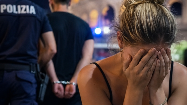 21-vjeçari shqiptar nën hetim në Itali, turistja&hellip;