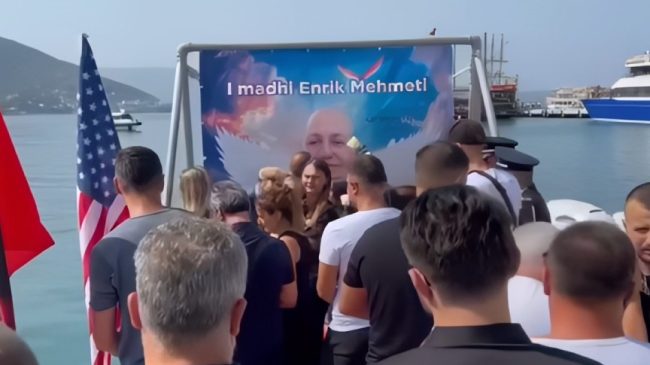Lamtumira e fundit! Trëndafila të bardhë hidhen&hellip;