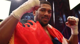 Gjesti prej kampioni: Joshua feston me flamurin&hellip;
