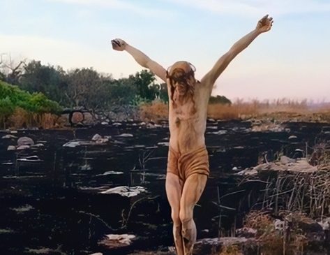 Gjithçka bëhet shkrumb e hi, statuja e&hellip;