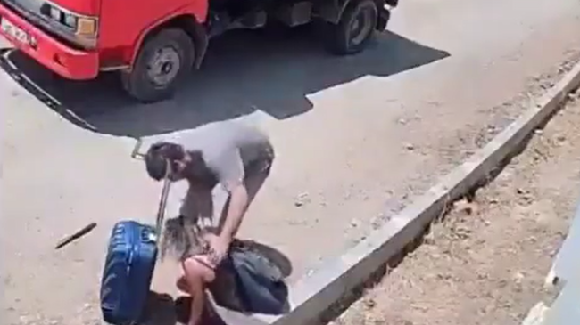 Shoferi i kamionit bëhet hero, ndalon mjetin&hellip;