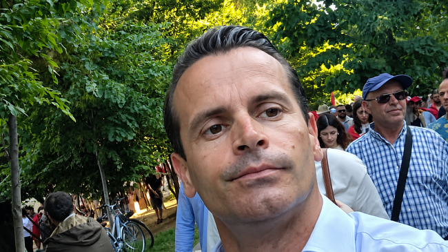 Pedagogu denoncon: Më pushuan nga puna sepse&hellip;