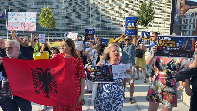 Rama pritet me protesta nga shqiptarët në&hellip;