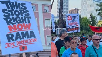 Protesta në ditën e 45-të: Qytetarët marshojnë&hellip;