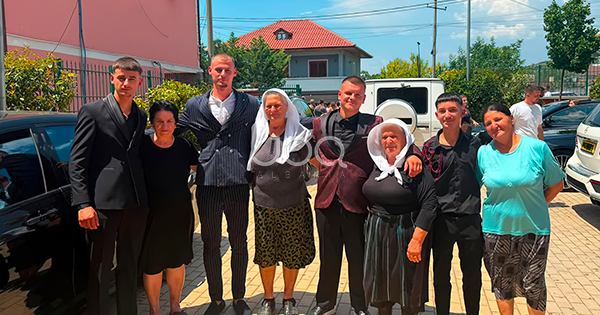Harrojini makinat e luksit, maturantët e Borizanës&hellip;