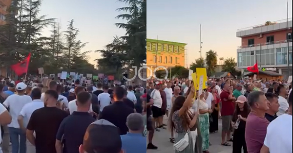 Protestë në Divjakë: Banorët ngrihen kundër shkrirjes&hellip;