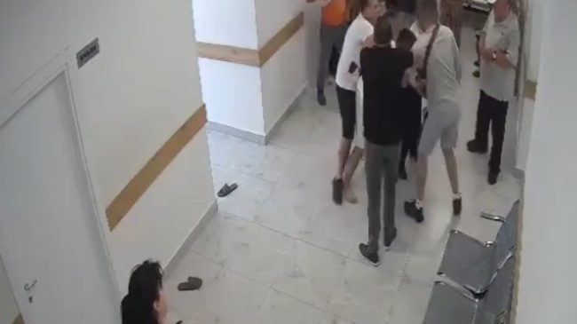 Babë e bir kundër një personi, momenti&hellip;