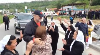 Klosianët marrin daullet, këngë e valle pas&hellip;