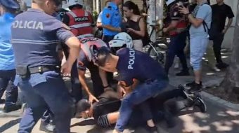 Dy protestues në burg, arrest shtëpie për&hellip;