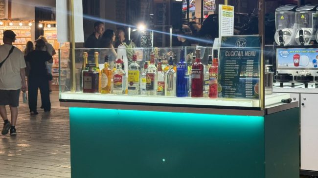 Alkool dhe kokteje pa kriter në mes&hellip;