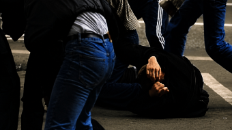 U konfliktua me disa persona, dhunohet shefi&hellip;