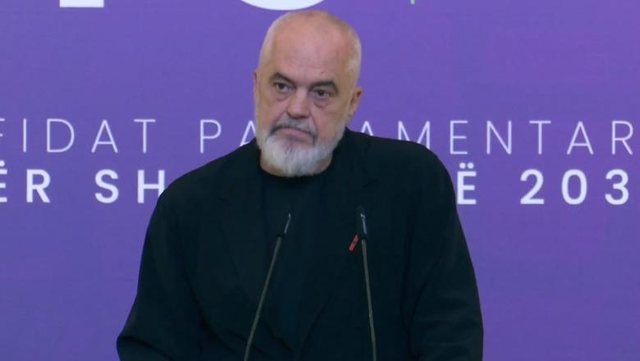 Rama shpërthen pas protestave kundër Reformës Administrative:&hellip;