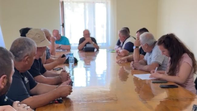 Banorët e Pirgut dhe Vreshtasit kundër bashkimit&hellip;